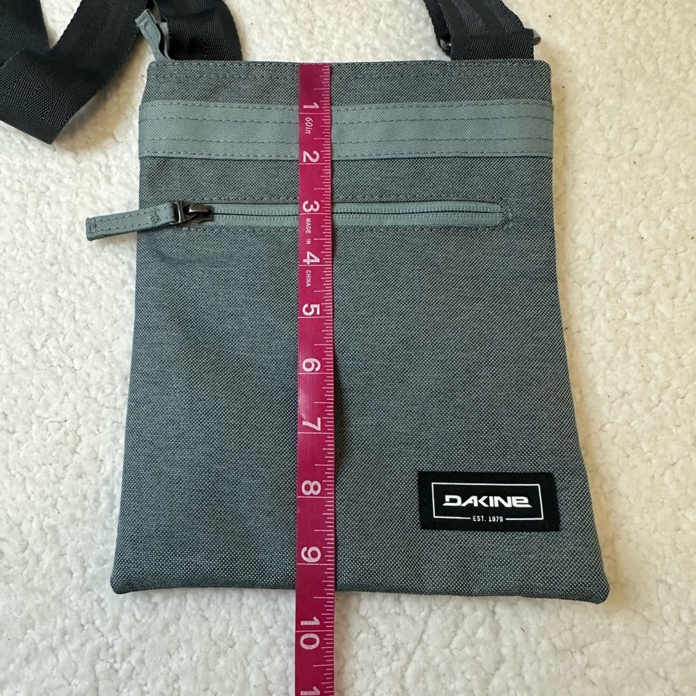 Dakine crossbody bag - Picture 3 of 8